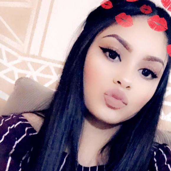 Meet your Posher, Itzel - Picture 1 of 1